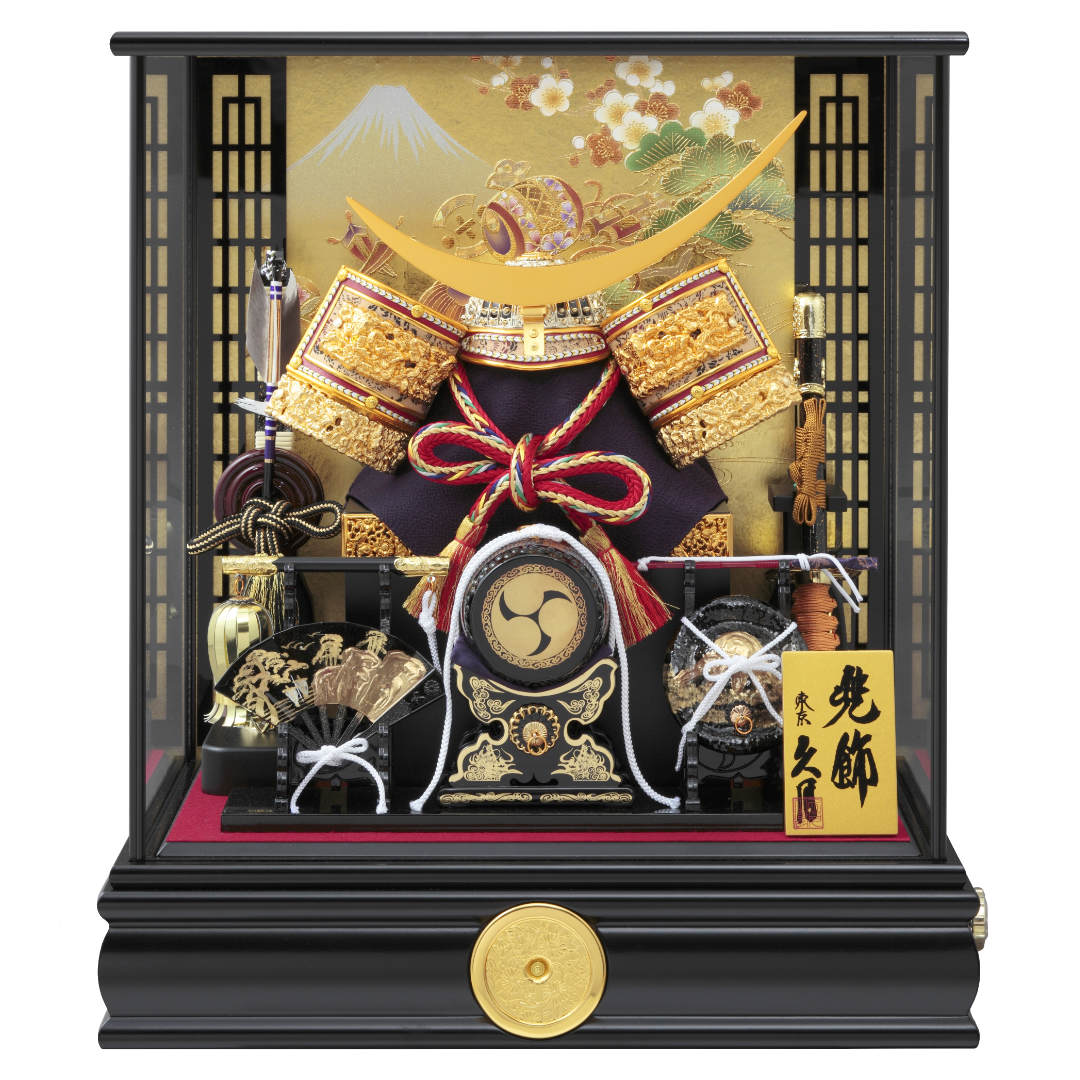 Size 20 kabuto-kazari in a display case　71GC-29_1